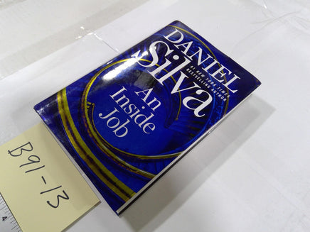 An Inside Job Daniel Silva Blue HC DJ Crime Thriller Fiction Novel Book