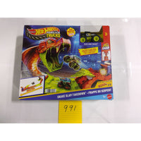 Hot Wheels Monster Trucks Snake Slam Takedown Kids Multicolor New Bone Shaker