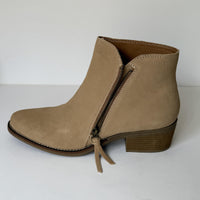 White Mountain Boots Womens Size 10 Beachwood Suede Altos Ankle Booties Side Zip