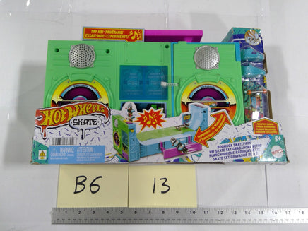 Hot Wheels Skate Boombox Skatepark HW Skate Set 5+ Green Toy Lights Sounds New
