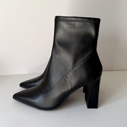 Wild Pair Boots Womens Size 9.5 Black ILOISEP Pointed Toe Block Heel Ankle Zip