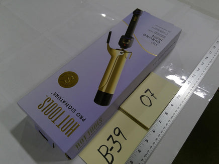 Hot Tools Pro Signature Curling Iron 1.5" Barrel Gold Adjustable Heat New