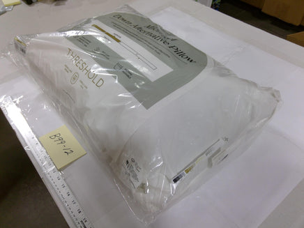 Threshold Microgel Down Alternative Pillow Standard/Queen Medium White Plush