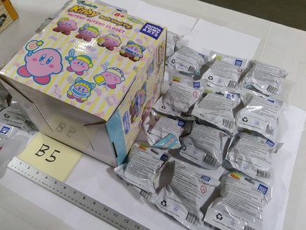 Kirby Soft Vinyl Figures Muteki Suteki Closet Takara Tomy Arts Blind Bags Pink