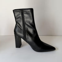 Wild Pair Boots Womens Size 9.5 Black ILOISEP Pointed Toe Block Heel Ankle Zip