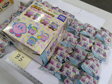 Kirby Soft Vinyl Figures Muteki Suteki Closet Takara Tomy Arts Blind Bags Pink