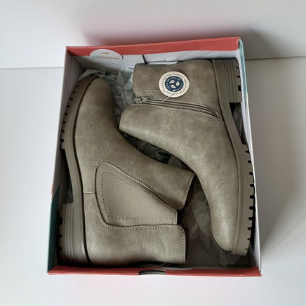 Baretraps Boots Womens Size 10 Grey Daytona Chelsea Lug Sole BFZZ-1083-902