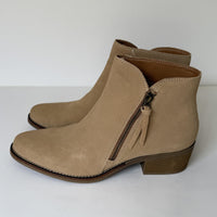 White Mountain Boots Womens Size 10 Beachwood Suede Altos Ankle Booties Side Zip