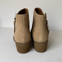 White Mountain Boots Womens Size 10 Beachwood Suede Altos Ankle Booties Side Zip