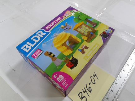 BLDR Adopt Me Bee Farm 0004 225 Pieces 8+ Building Toy Set Ladybug Queen Bee New