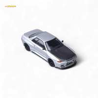 Focal Horizon Skyline GT-R R32 Silver Garage Active 1:64